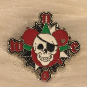 Disney Pirates of the Caribbean Pirate Hidden Mickey 2007 Trading Pin